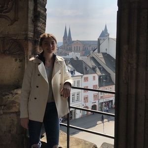 Meet your Posher, Alyssa